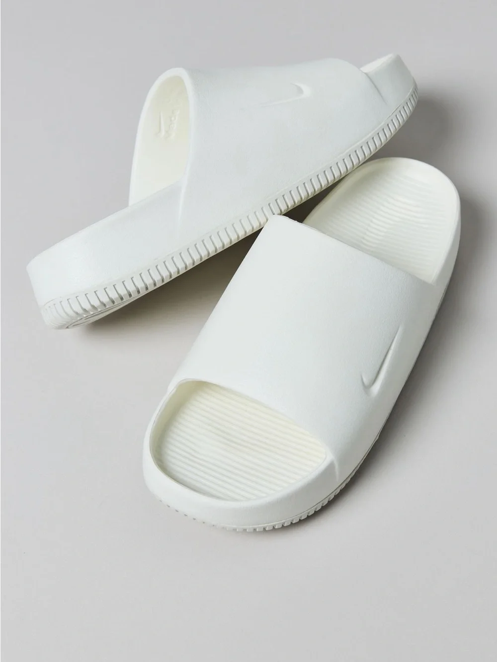 Women’s Nike White Calm Slide Sandles- size 10
